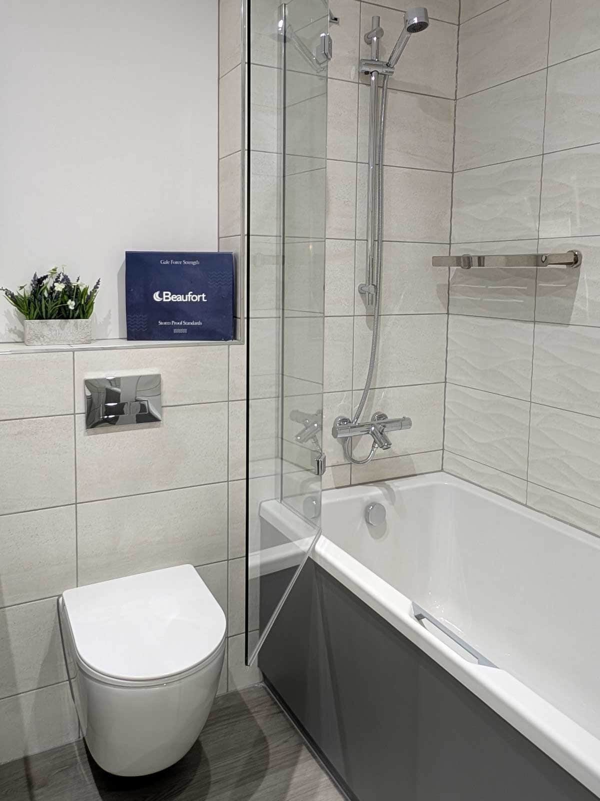 House of Harmony Showroom Display 10 Utopia Qube in Matt Grey and Chrome