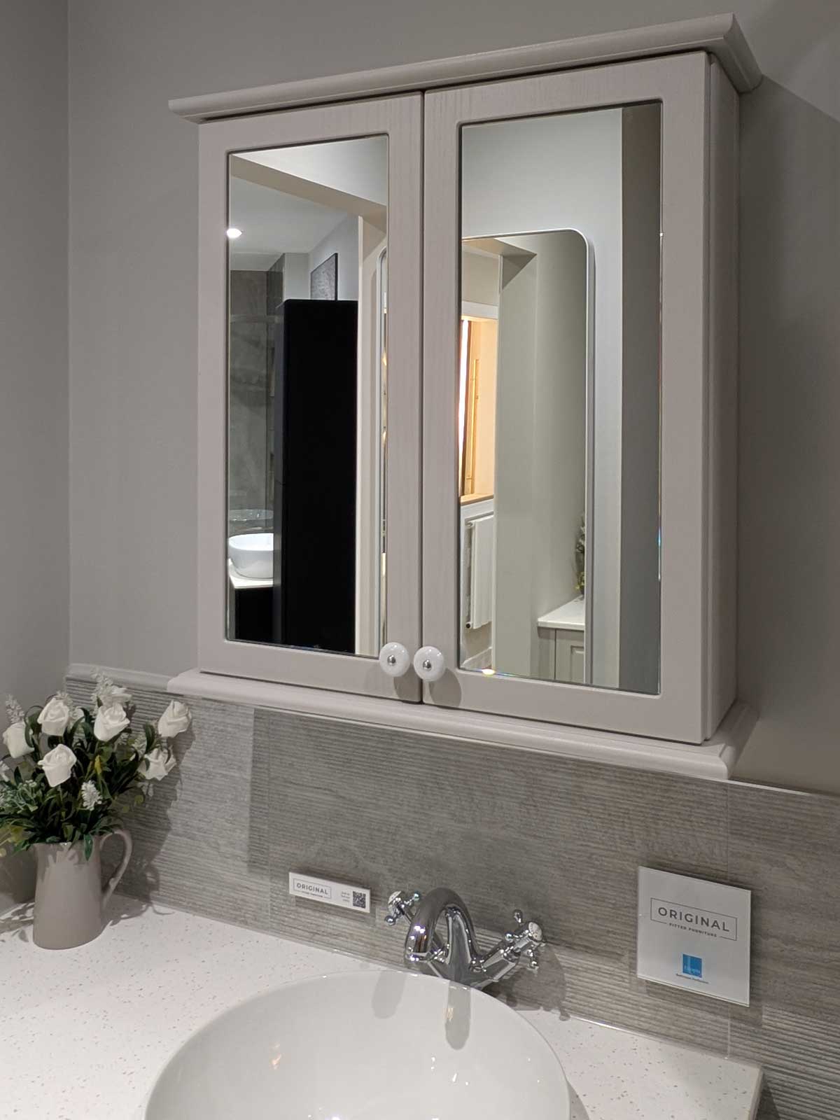 House of Harmony Showroom Display 15 Utopia Fitted Amelia in English Parchment