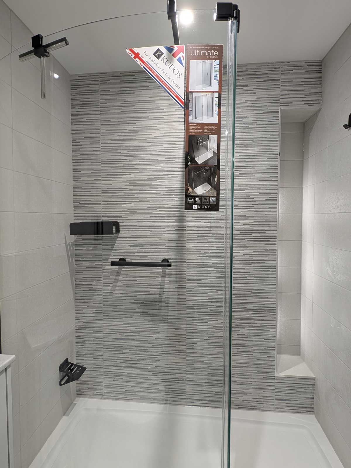 House of Harmony Showroom Display 16 Utopia Fitted Clara in Glacier Grey Gloss