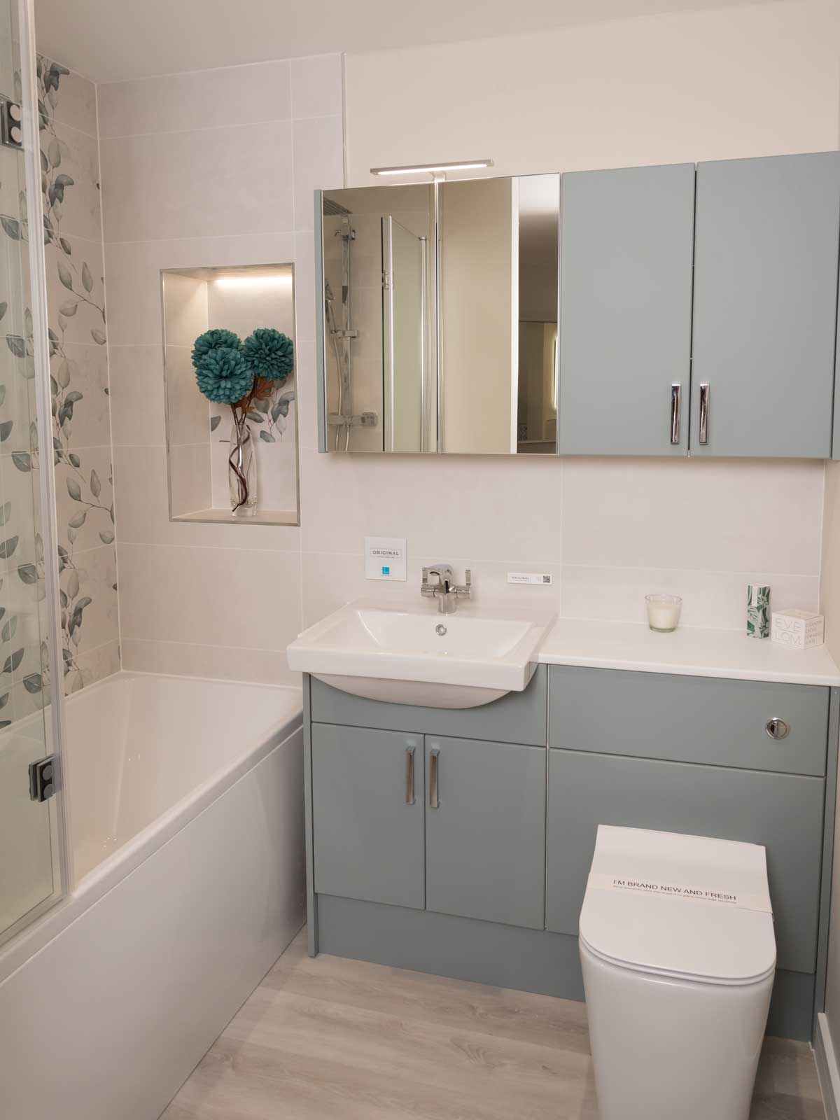 House of Harmony Showroom Display 17 Utopia Fitted Nadia in Sea Green