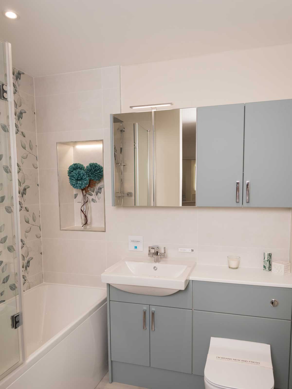 House of Harmony Showroom Display 17 Utopia Fitted Nadia in Sea Green
