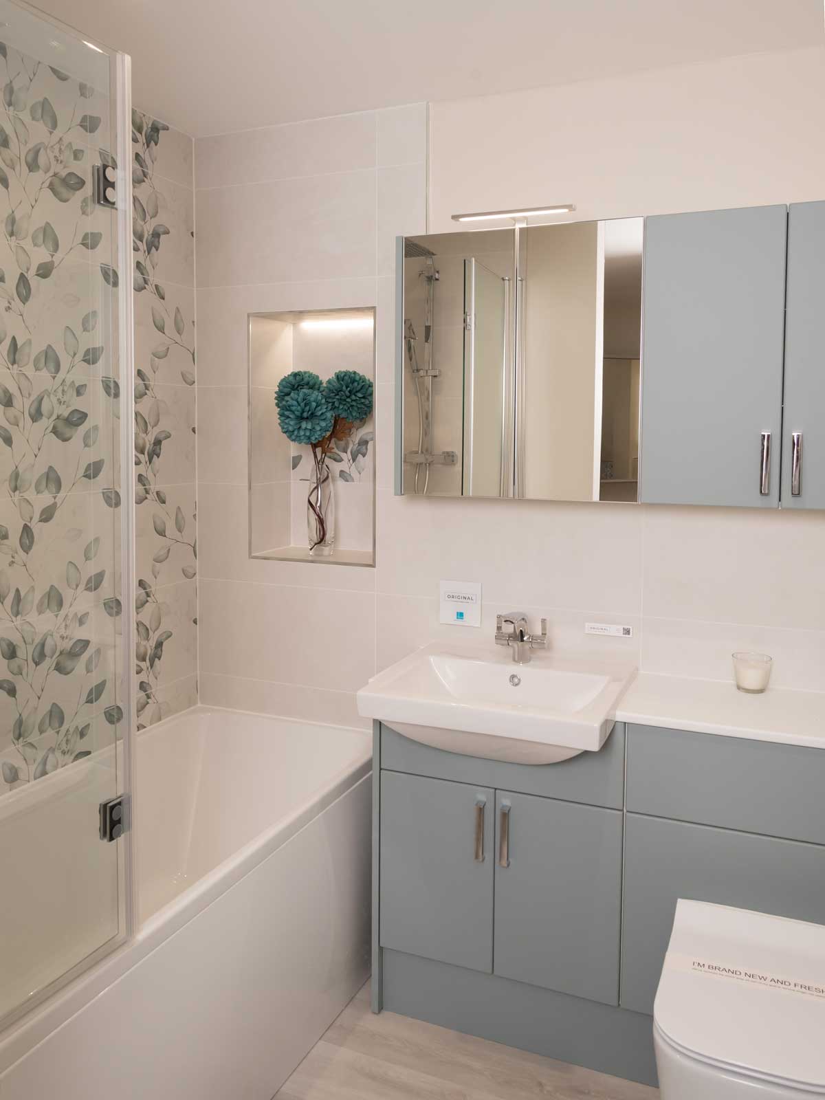 House of Harmony Showroom Display 17 Utopia Fitted Nadia in Sea Green