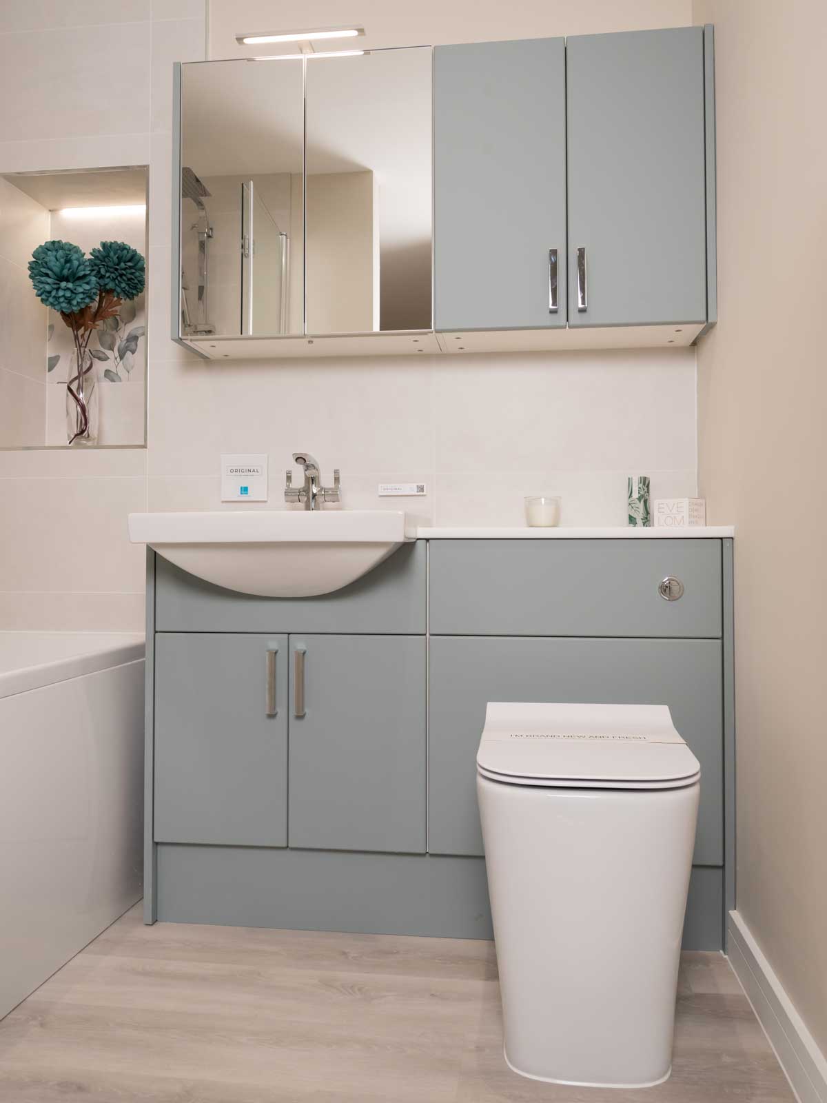 House of Harmony Showroom Display 17 Utopia Fitted Nadia in Sea Green