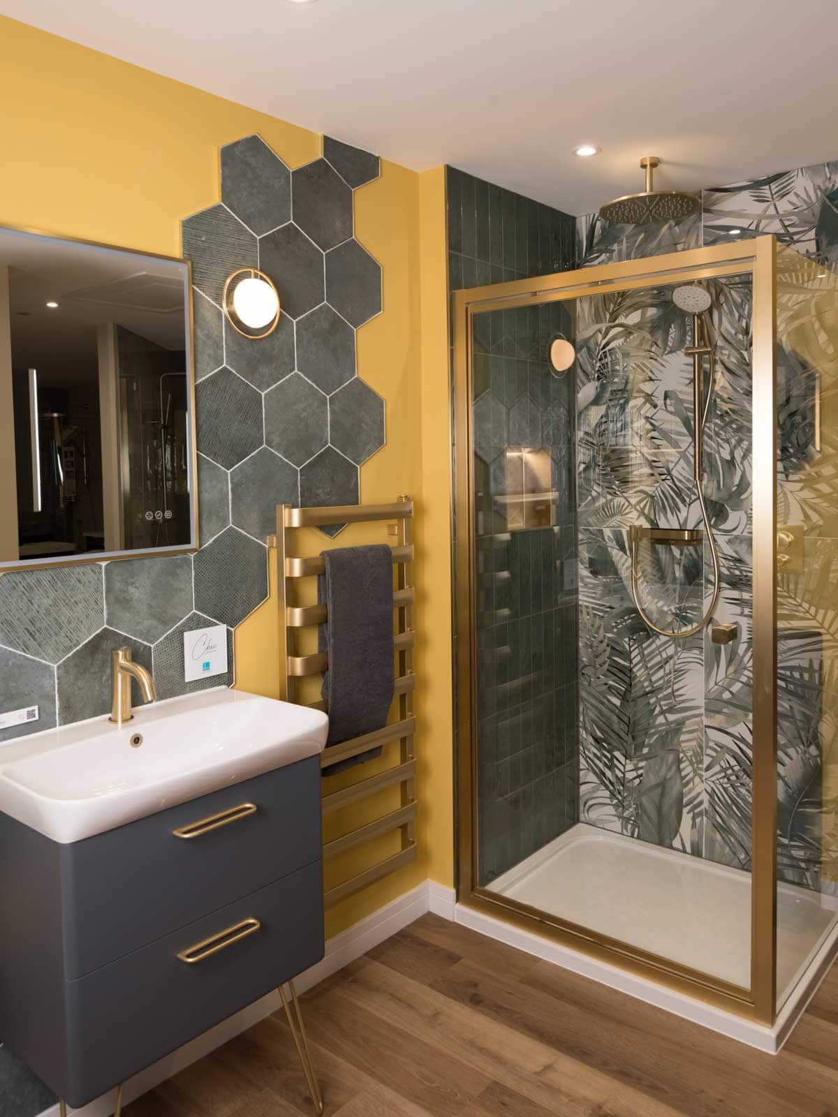 House of Harmony Showroom Display 18 Utopia Chic in Alpine Green