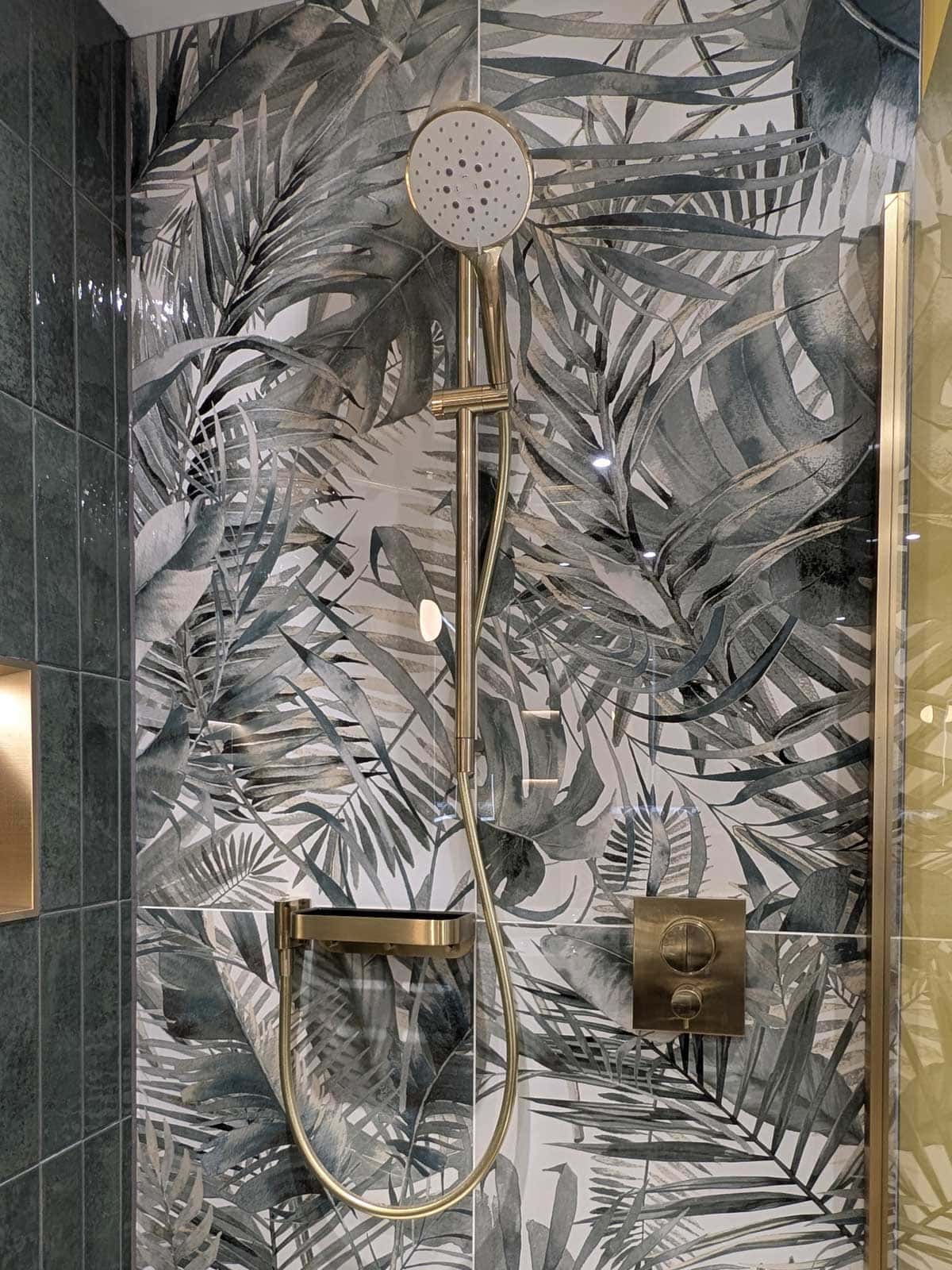 House of Harmony Showroom Display 18 Utopia Chic in Alpine Green