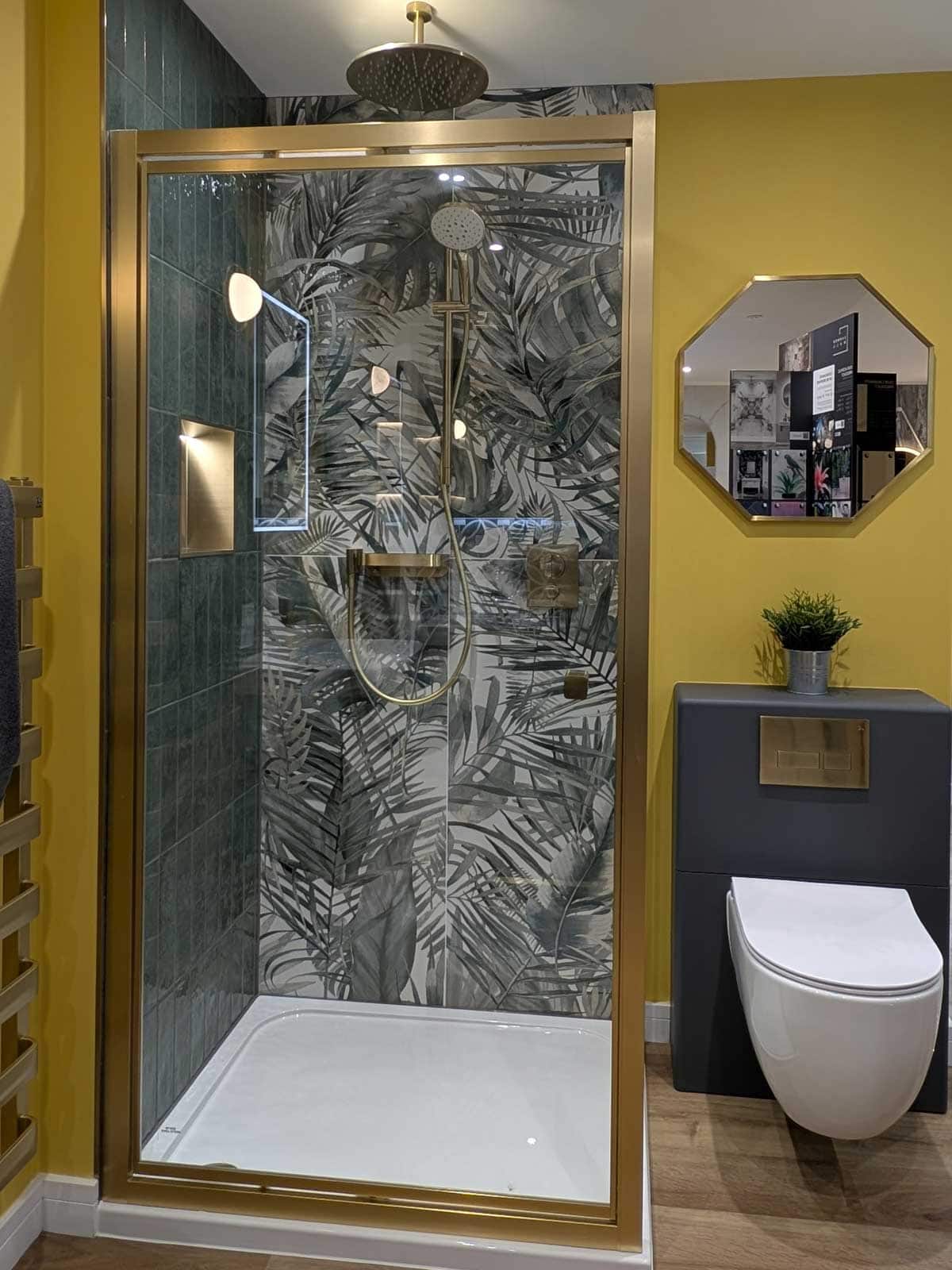 House of Harmony Showroom Display 18 Utopia Chic in Alpine Green