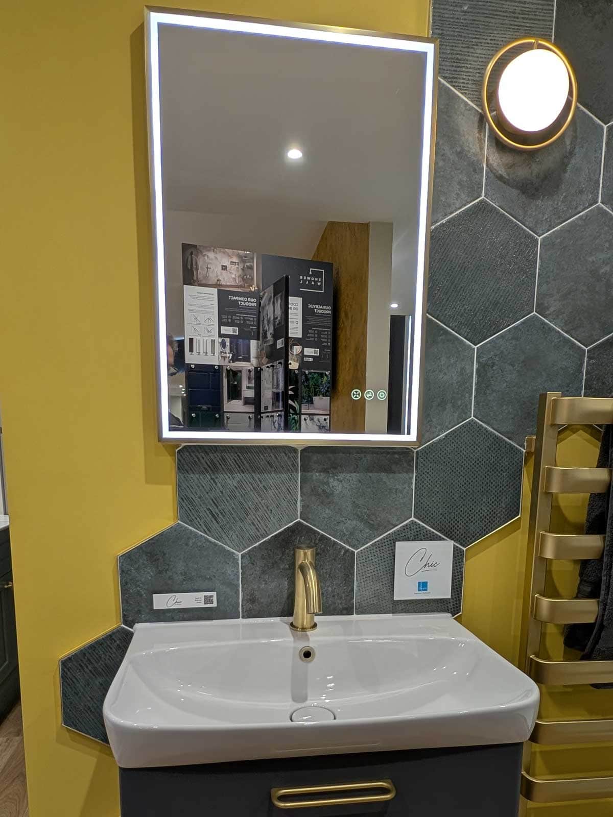 House of Harmony Showroom Display 18 Utopia Chic in Alpine Green