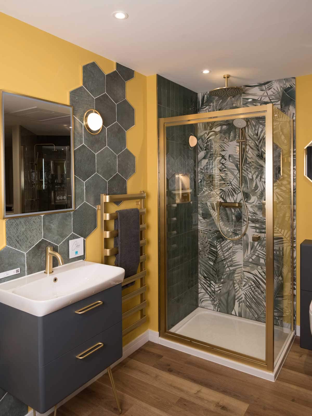 House of Harmony Showroom Display 18 Utopia Chic in Alpine Green