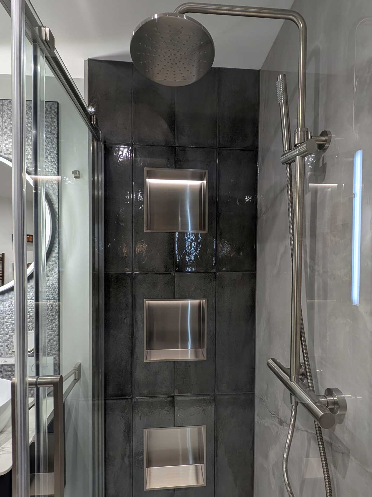 House of Harmony Showroom Display 22 Utopia Chic in Carbon Black
