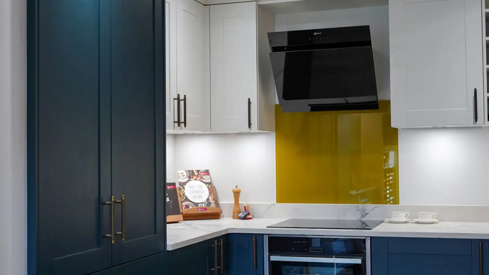 Ex-display kitchen sale Schuller Casa Silk Pore lacquer in deep blue and crystal white