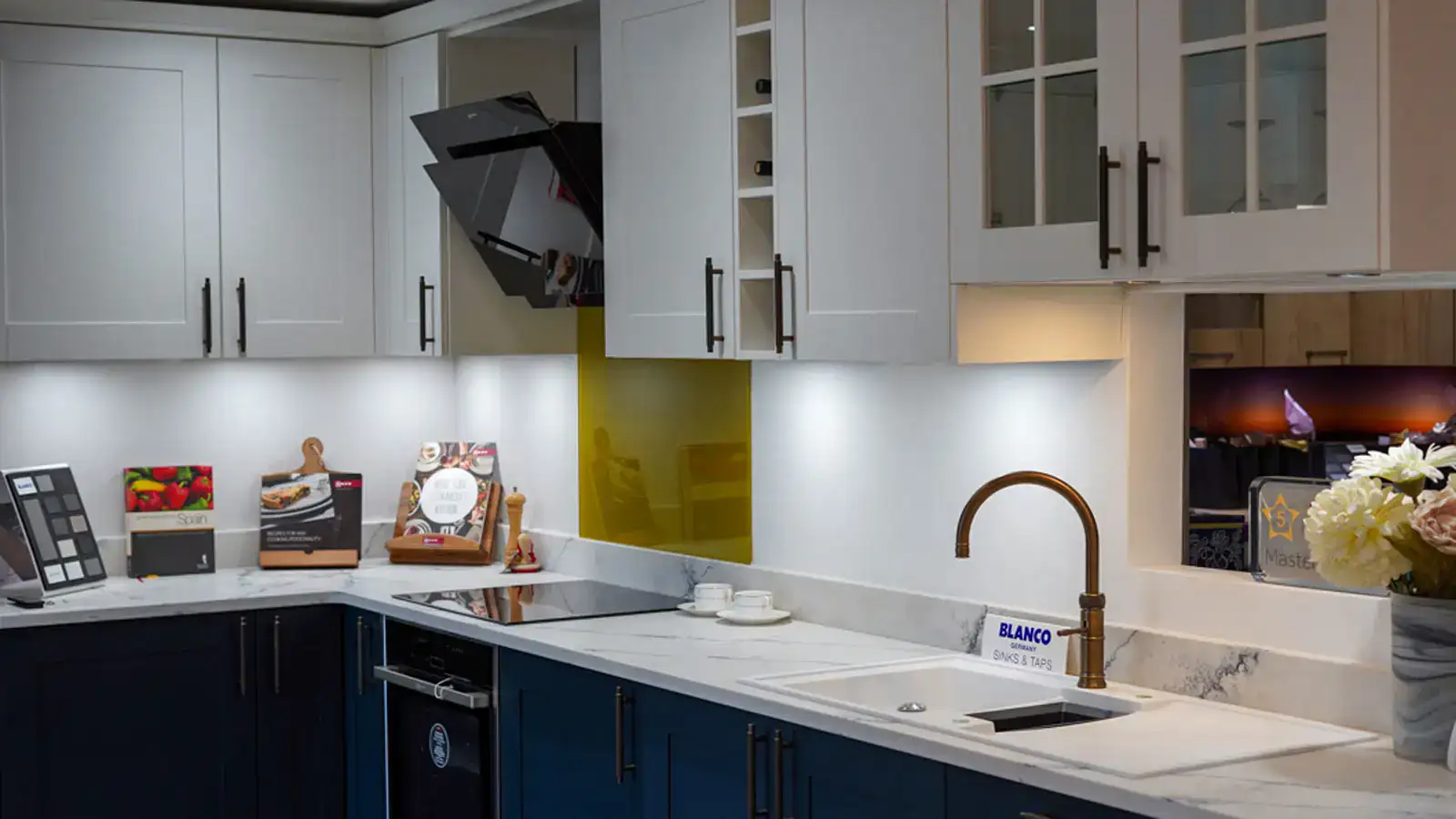 Ex-display kitchen sale Schuller Casa Silk Pore lacquer in deep blue and crystal white