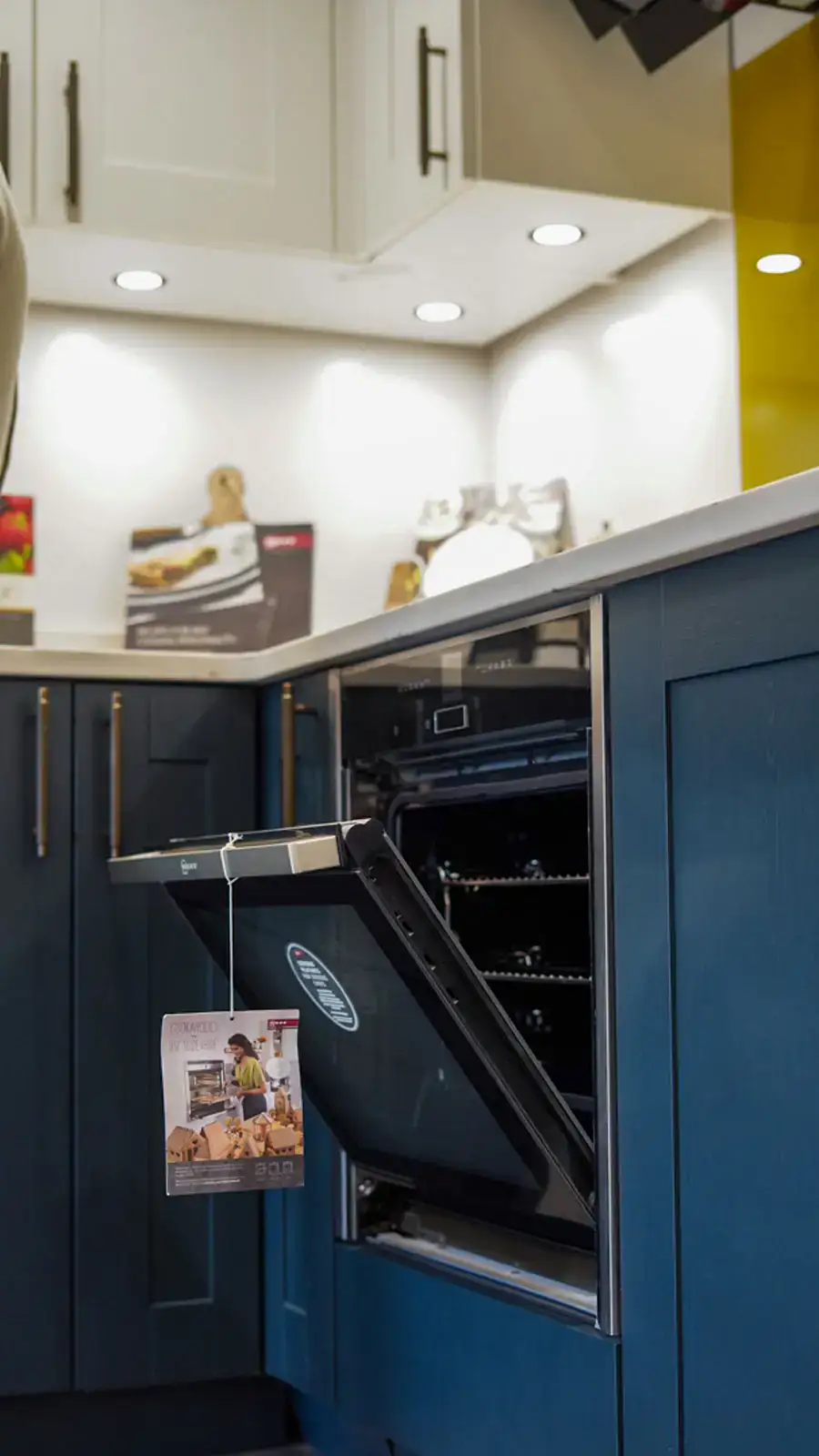 Ex-display kitchen sale Schuller Casa Silk Pore lacquer in deep blue and crystal white
