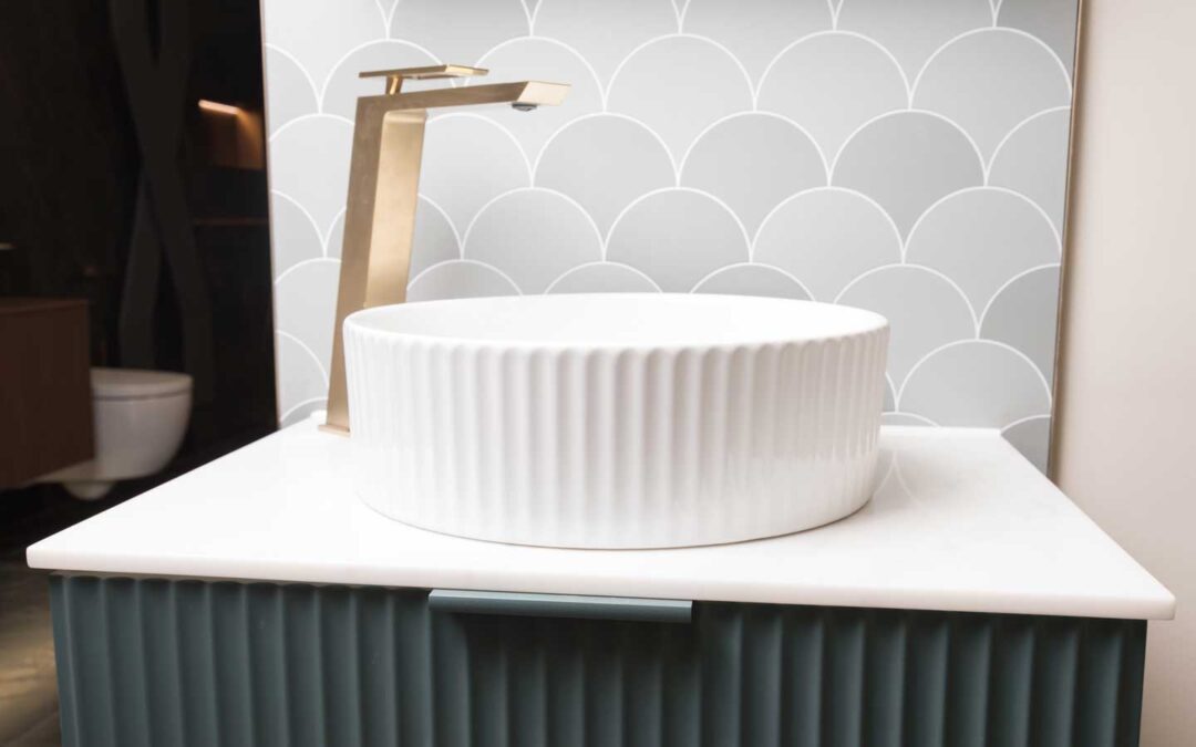 Display 30 - Tavistock Cadence Fluted in Veridian Green