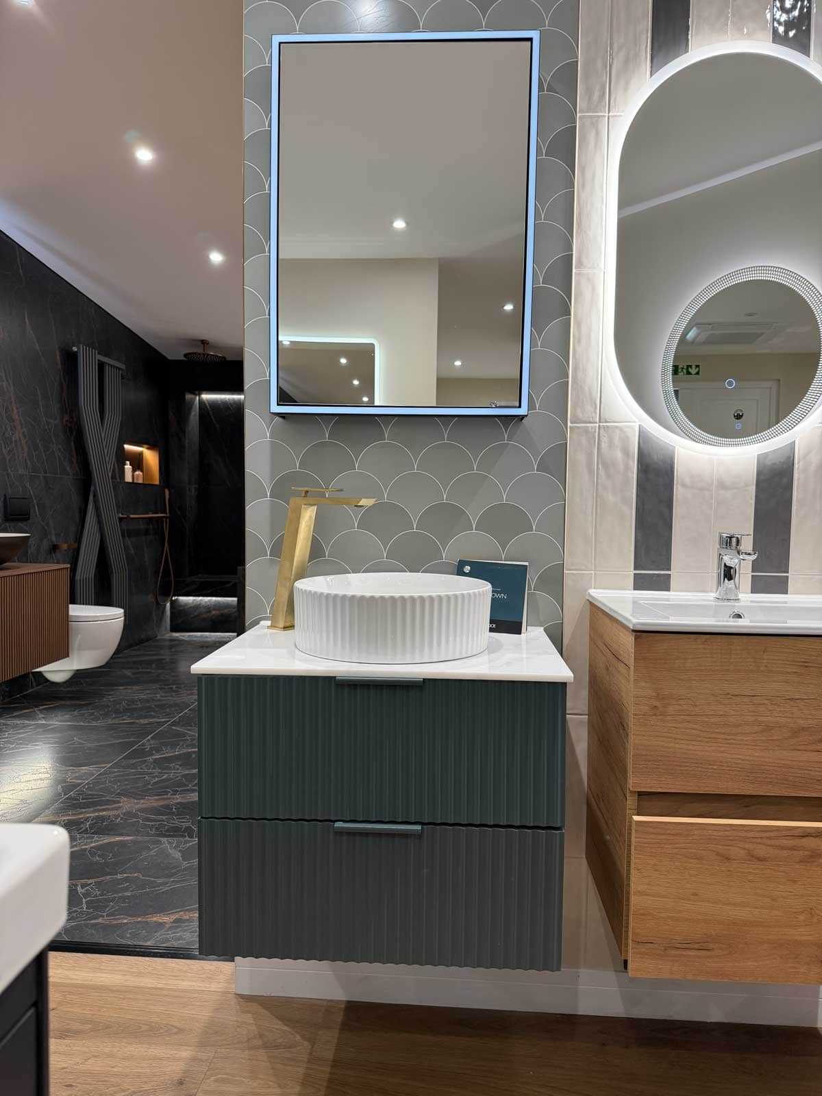 Display 30 - Tavistock Cadence Fluted in Veridian Green with mirror