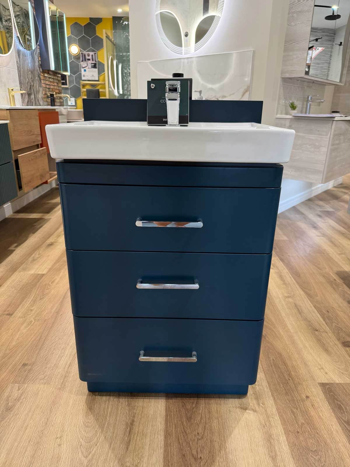 Display 32 - Tavistock Compass in Matt Oxford Blue