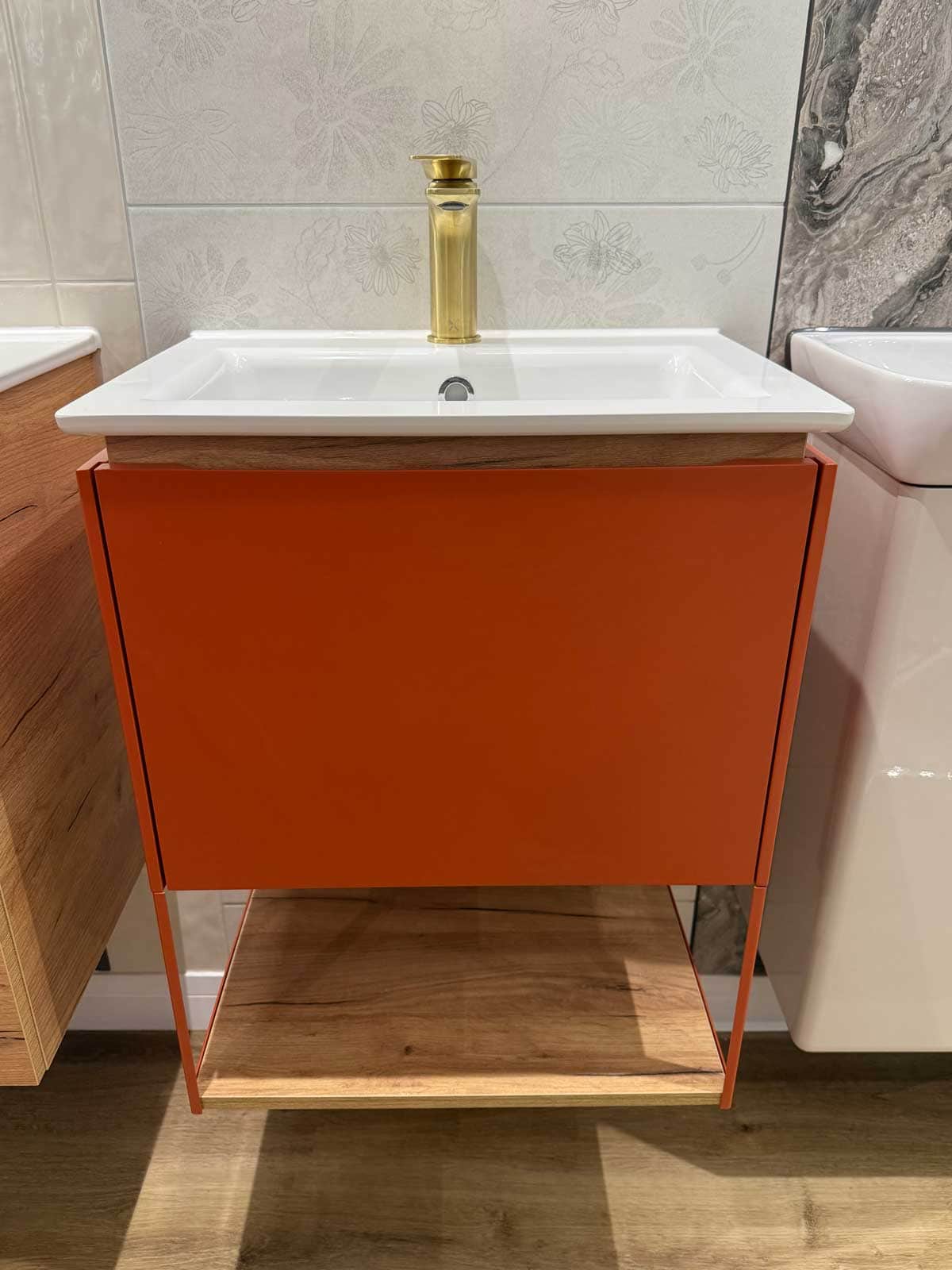 Display 44 - Crosswater Mada in Soft Clay front