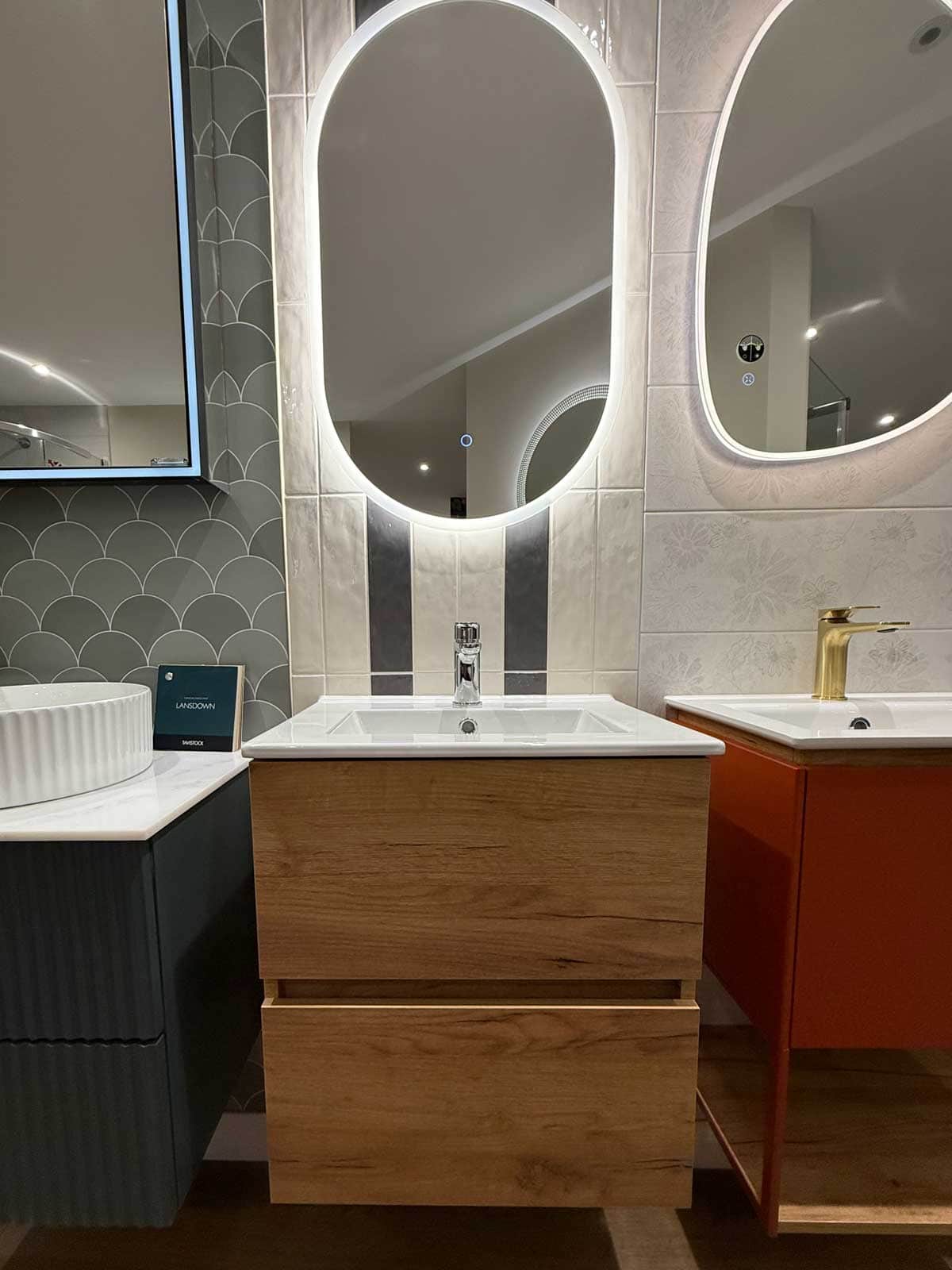 Display 45 - Salgar Fussion line Cloakroom unit in African Oak mirror