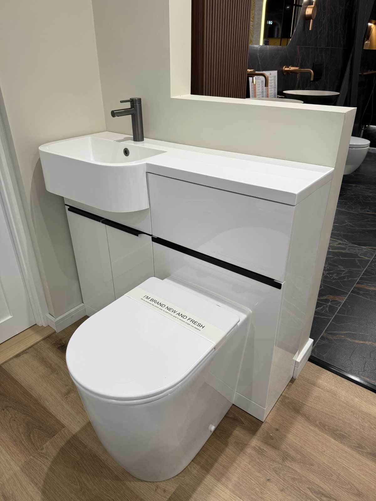 Display 29 - Tavistock Match in Gloss White feature