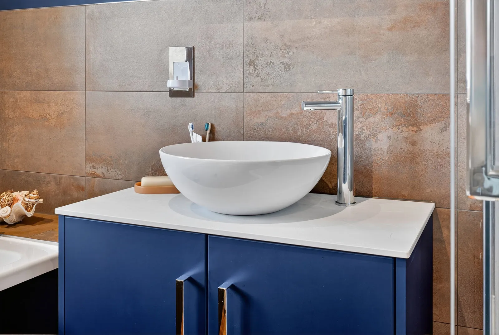 Stunning Utopia You Main Bathroom designed and installed by House of Harmony