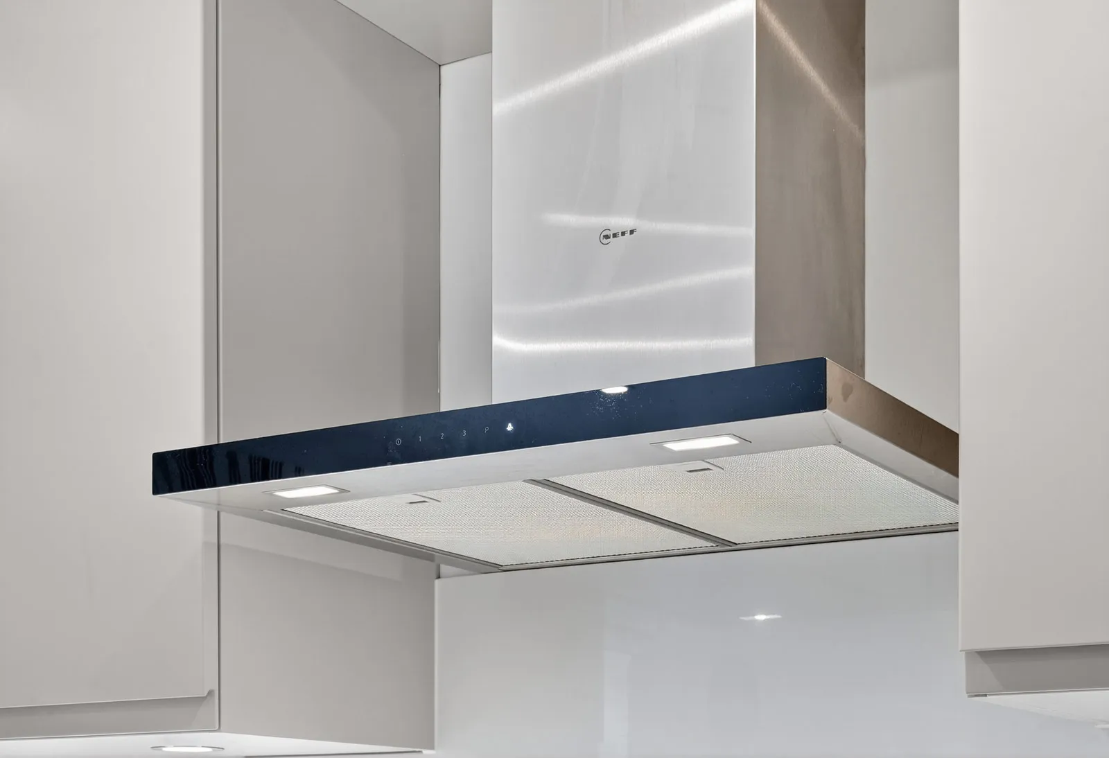 Contemporary Schuller kitchen Alea J-pull range - extractor