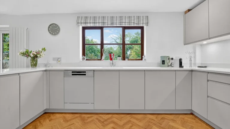 Contemporary Schuller Kitchen moden Alea J-pull ranges, designed and installed by House of Harmony