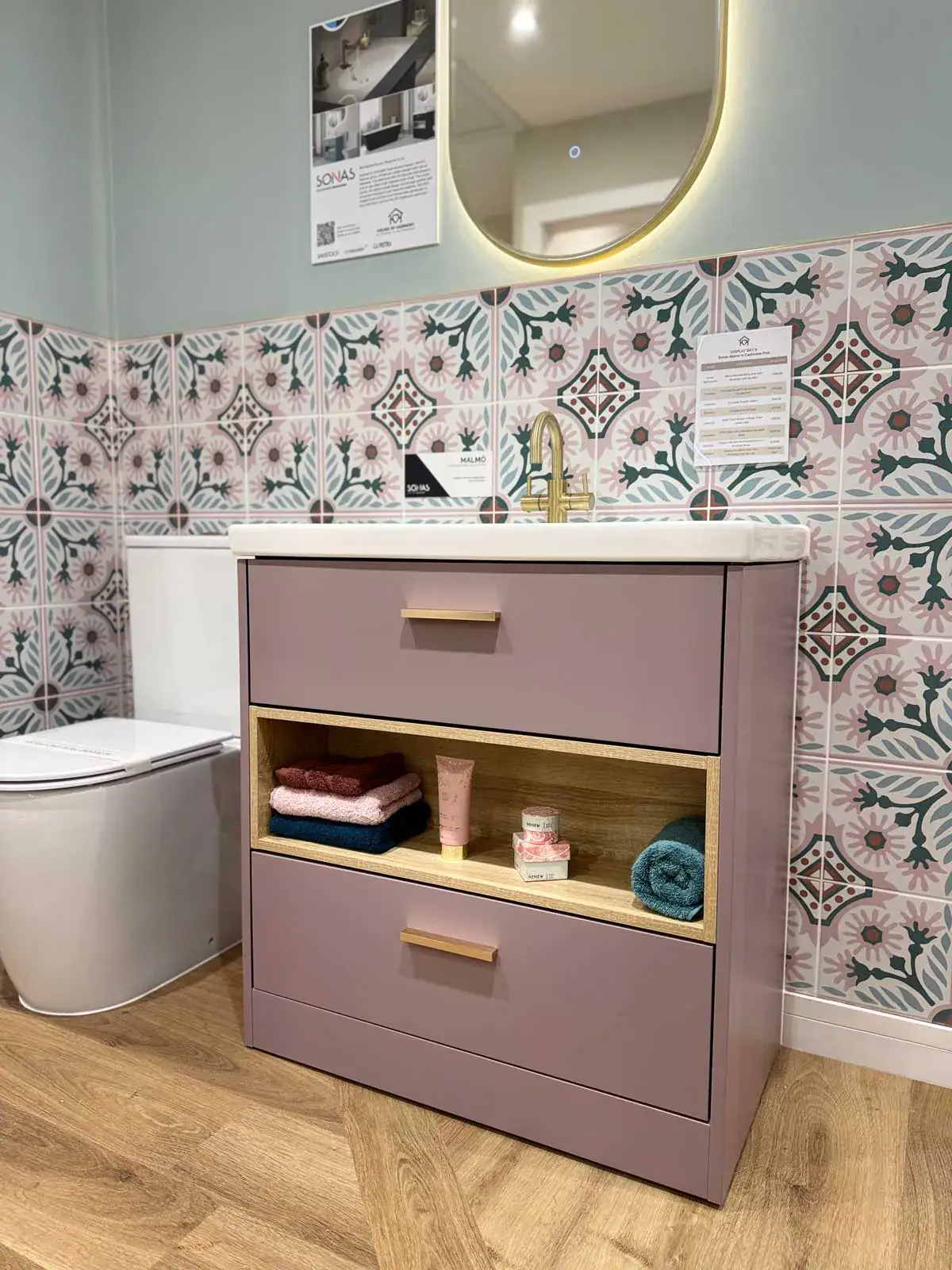 Bathroom Display 6 - Sonas Malmo in Cashmere Pink
