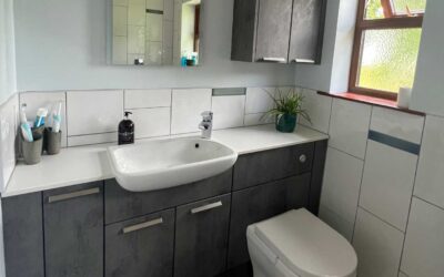Beautiful bathroom installed in Bury St Edmunds in Utopia Nadia door style in Pewter fusion