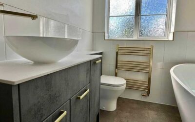 Stunning Ensuite in Bury St Edmunds. Utopia fitted furniture in Nadia door style in Pewter Fusion